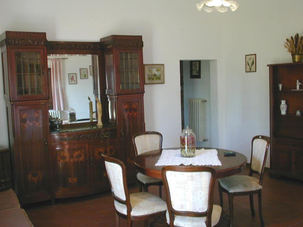 Agriturismo Poggio Ai Grilli ガンバッシ・テルメ 部屋 写真