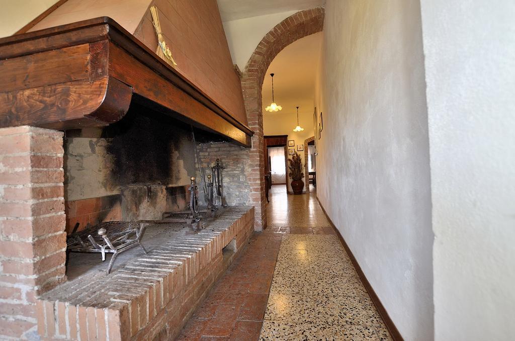 Agriturismo Poggio Ai Grilli ガンバッシ・テルメ 部屋 写真