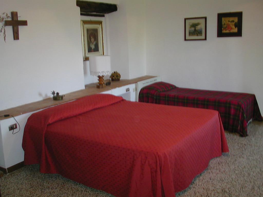 Agriturismo Poggio Ai Grilli ガンバッシ・テルメ 部屋 写真