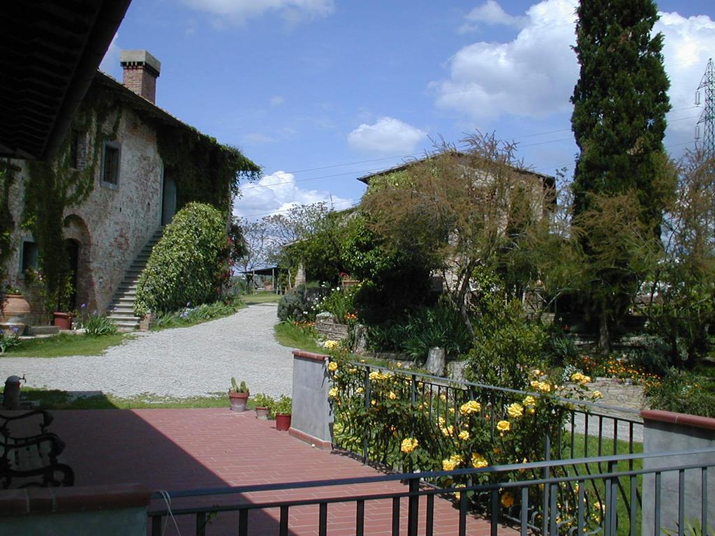 Agriturismo Poggio Ai Grilli ガンバッシ・テルメ エクステリア 写真